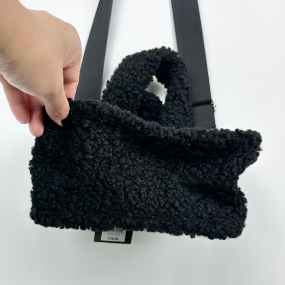 Art Class Kids’ Mini Faux Shearling Crossbody Tote - Picture 4 of 5